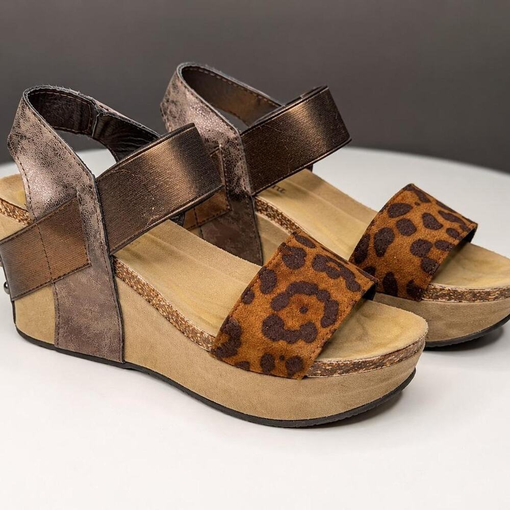 Pierre Dumas coastal Cowgirl Leopard Print Platform Wedge Sandals Women’s Sz 8.5